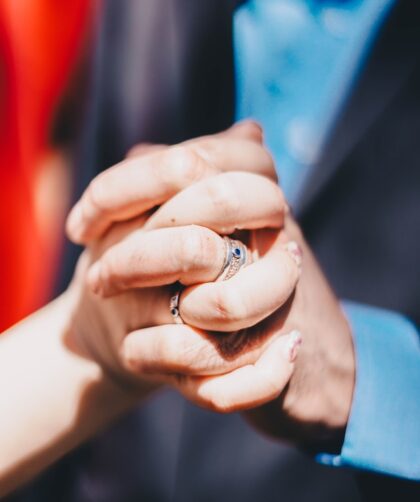 Czy przeciwieństwa naprawdę się przyciągają? Analiza związków z perspektywy podobieństw i różnic