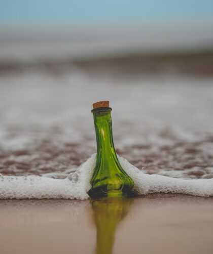 Czy długość wiadomości ma znaczenie? Krótki tekst kontra długi monolog na portalach randkowych