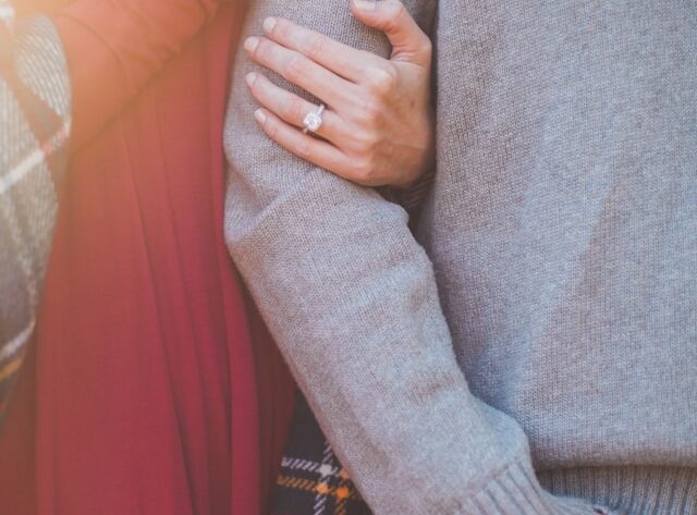 Mechanizm dopaminowy w aplikacjach randkowych – jak portale uzależniają nas od nadzie