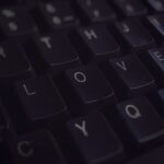 Miłość w czasach algorytmów: czy sztuczna inteligencja potrafi dobrać nam partnera